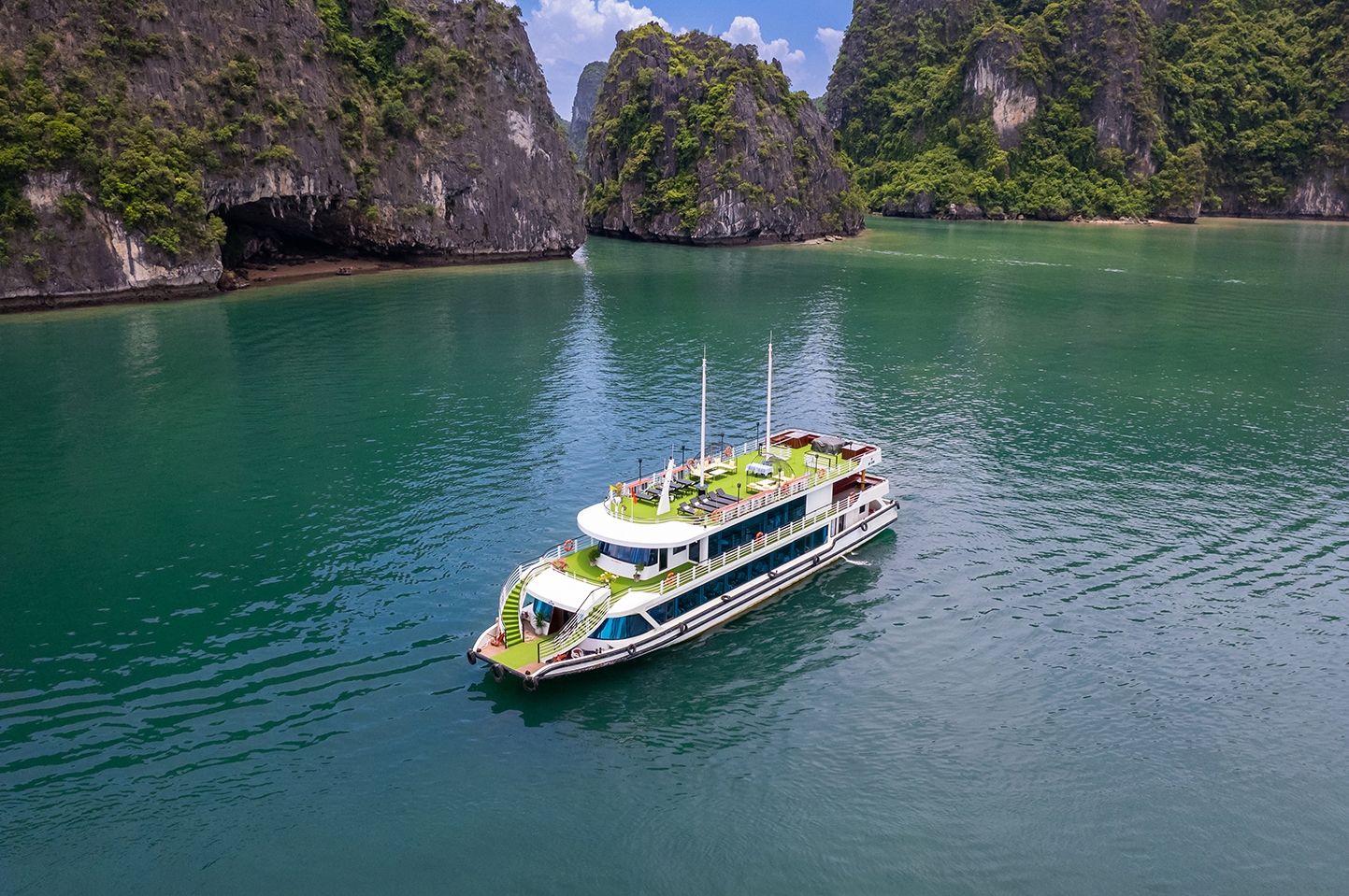 Day Tour | Discover Ha Long Bay with the 5 Arcady Cruise